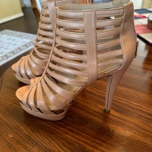 Joan & David Platforms